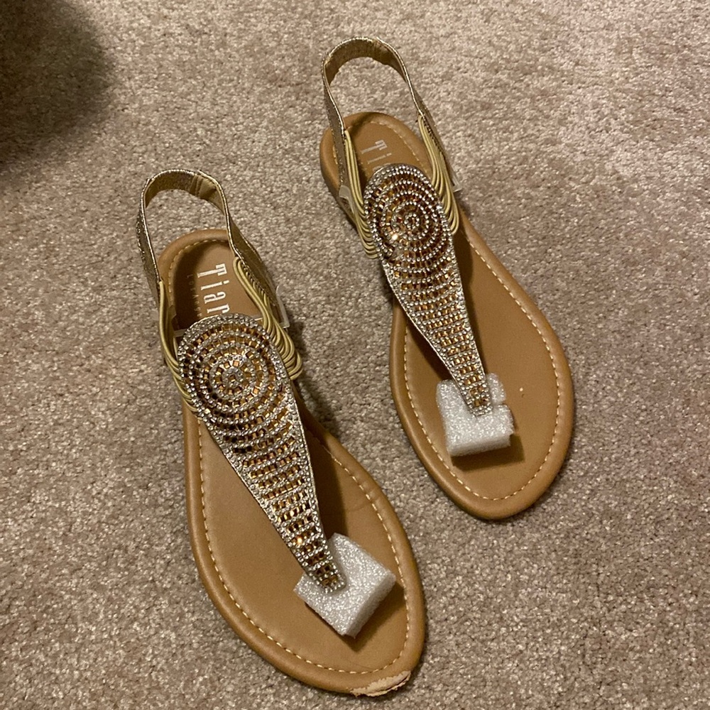 Gold Sandels